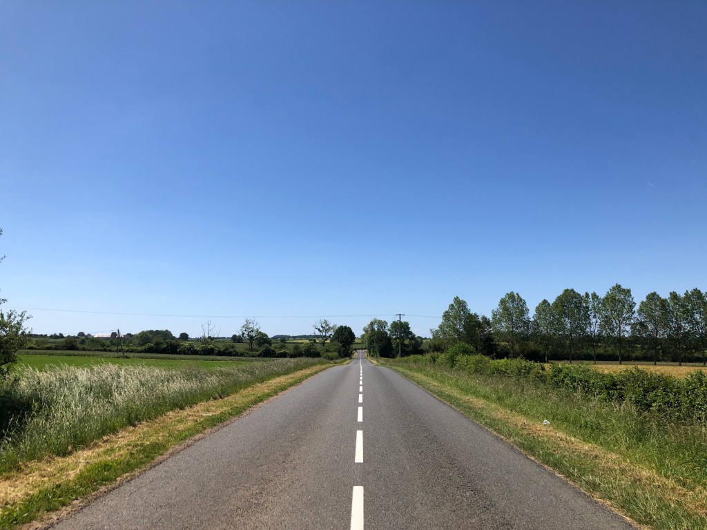 France et Suisse 2022 – Leg 3 Day 6: Into the heart of France – Decize to Bourges: 110k, 766m&nbsp;climbed
